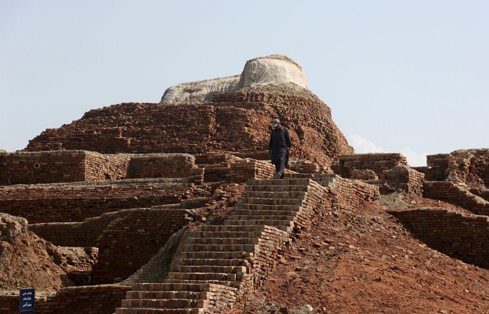 Flood disaster in Pakistan threatens ancient city