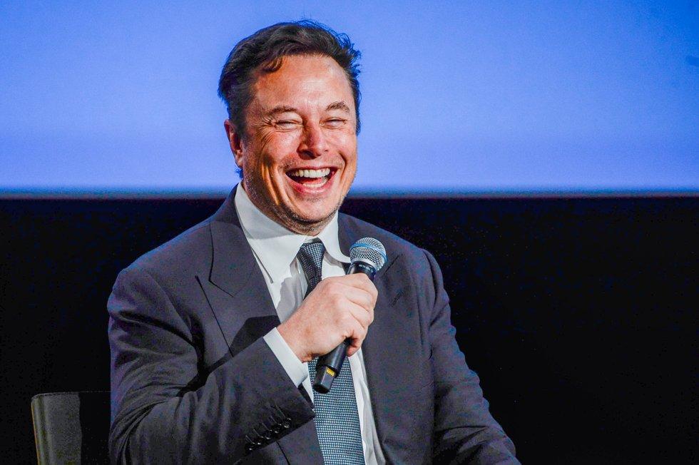 Musk becomes the CEO of Twitter