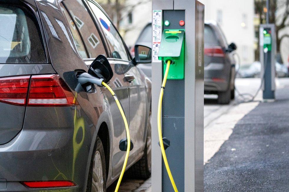 Naf ritiene che un aumento dell’imposta sul valore aggiunto sulle auto elettriche potrebbe portare a una riduzione di 270.000 auto elettriche sulle strade