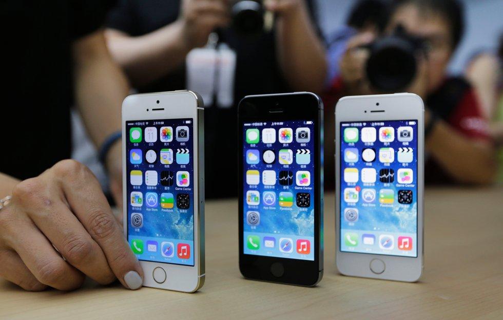 China isolates 600,000 people around Apple factory